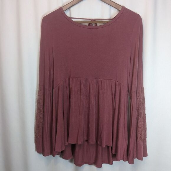 American Eagle Outfitters Tops - American Eagle Soft & Sexy Lace Sleeve Top